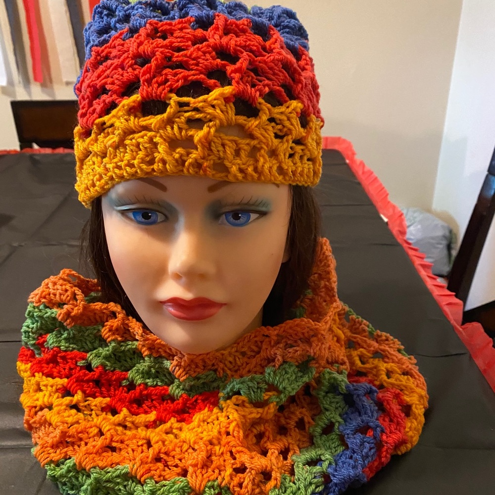 Beanie and matching scarf 🧣